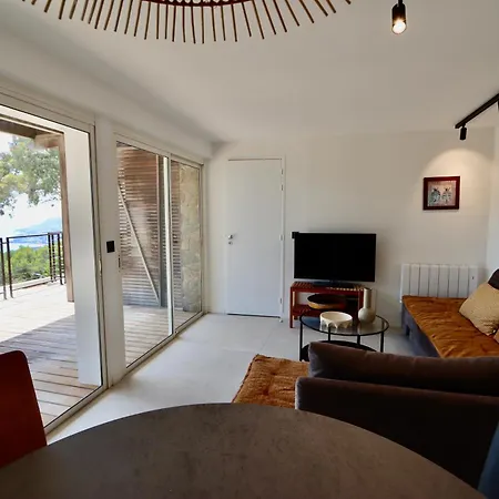 Les Bois Rouges Apartment *