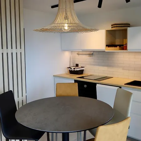 Les Bois Rouges Apartment *