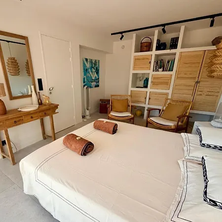 Les Bois Rouges Apartment *