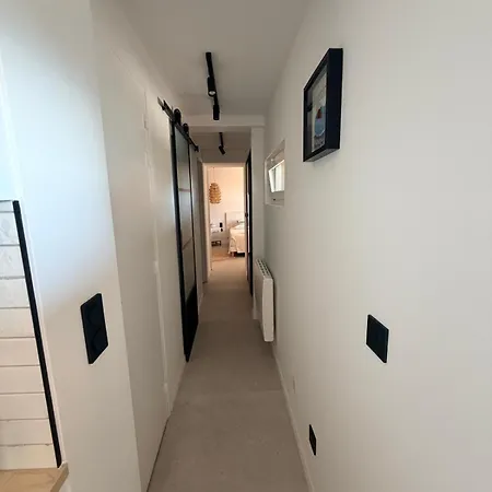 Les Bois Rouges Apartment
