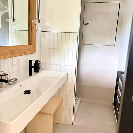 Les Bois Rouges Apartment